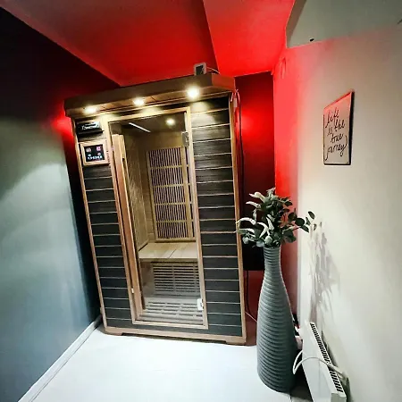 Middle Of The Town -billiard And Sauna At Bertis 15 Appartement