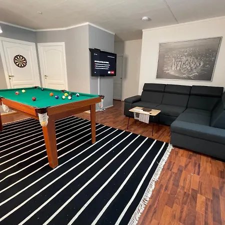 Middle Of The Town -billiard And Sauna At Bertis 15 アパート